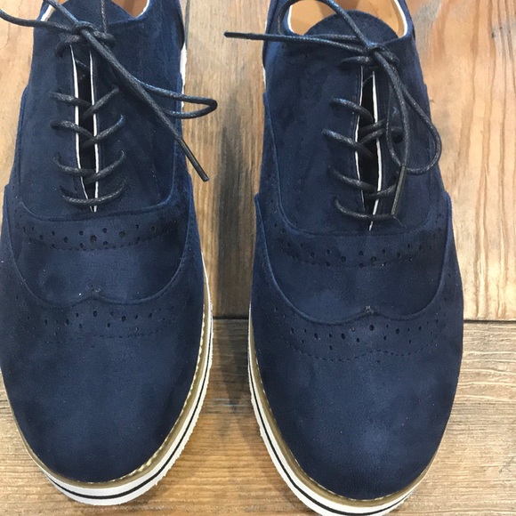 New Women’s light weight oxfords - Picture 2 of 4